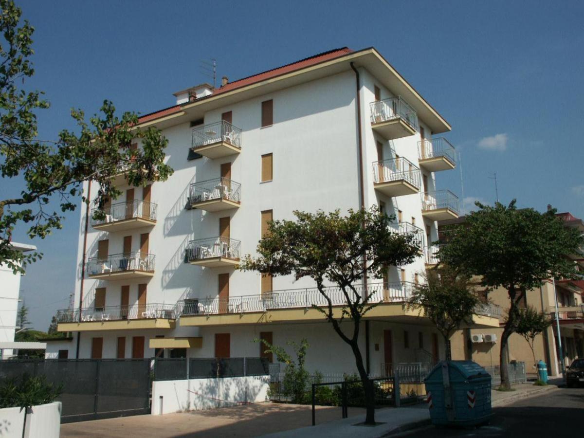 Condominio Michelangelo-Solo Per Famiglie- Walterigato Apartments Lido di Jesolo Dış mekan fotoğraf