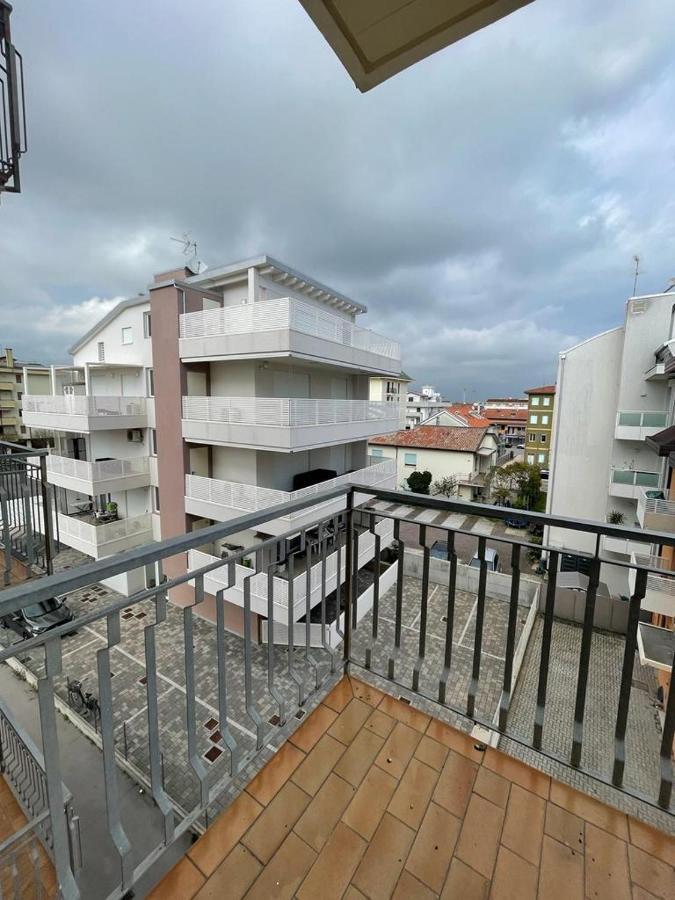 Condominio Michelangelo-Solo Per Famiglie- Walterigato Apartments Lido di Jesolo Dış mekan fotoğraf